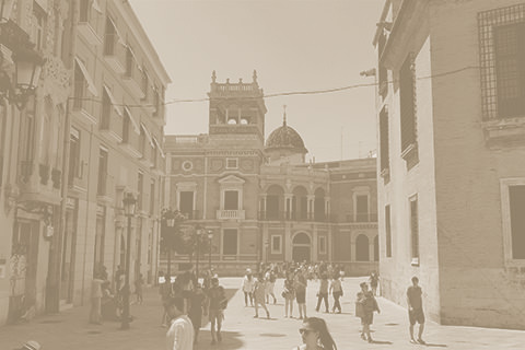 La plaza de la Almoyna La plaza de l'Almoina