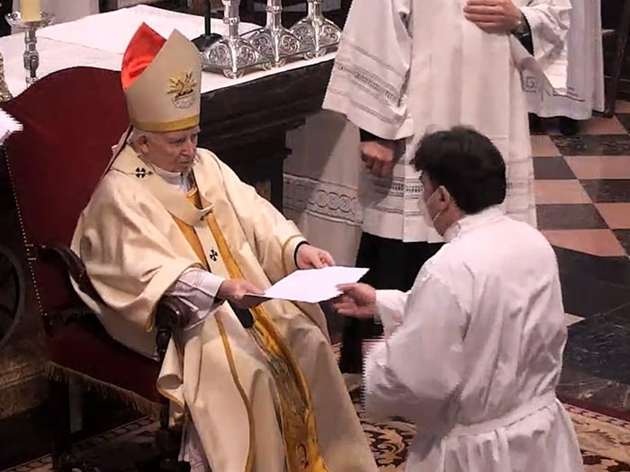 El arzobispo preside en la Catedral el rito de admisión de 19 candidatos al diaconado permanente
