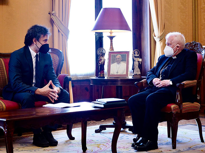 El cardenal Cañizares agradece la colaboración de Turisme CV “para poner en valor el Santo Cáliz desde el punto de vista histórico, social y cultural”