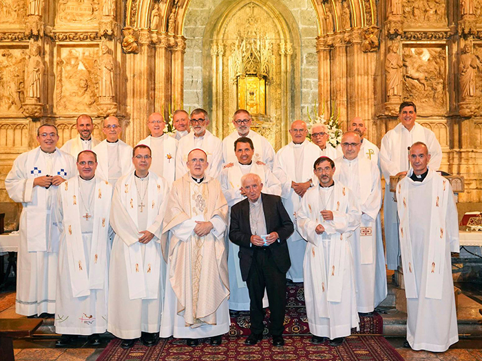 El cardenal Carlos Osoro peregrina a la Catedral para rezar frente al Santo Cáliz