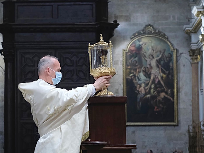 El Cardenal Cañizares preside en la Catedral de Valencia los oficios del Jueves Santo con la misa “En la Cena del Señor”