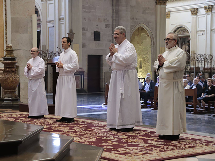 Cuatro laicos valencianos reciben su ordenación como diáconos permanentes