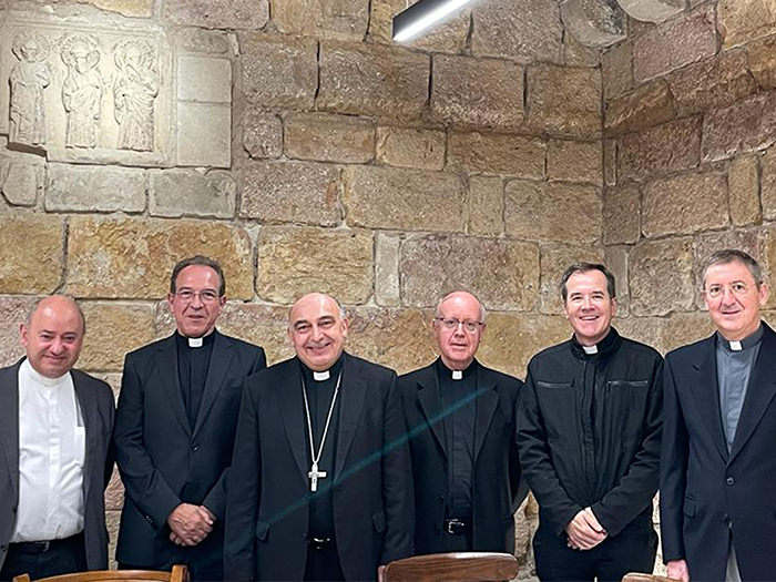 El Cabildo de la Catedral acude a Tortosa a saludar y ofrecer sus respetos al Arzobispo electo Enrique Benavent