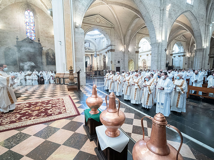 El Arzobispo preside la Misa Crismal mañana en la Catedral de Valencia con la participación de numerosos sacerdotes de la diócesis