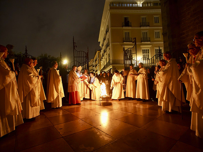 La Catedral de Valencia acoge la solemne Vigilia Pascual