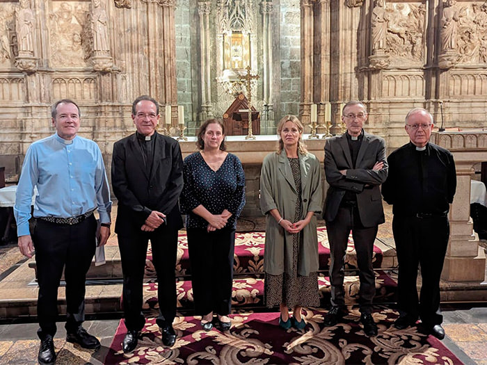 La Catedral recibe la visita de la secretaria autonómica de Cultura y de la directora general de Patrimonio