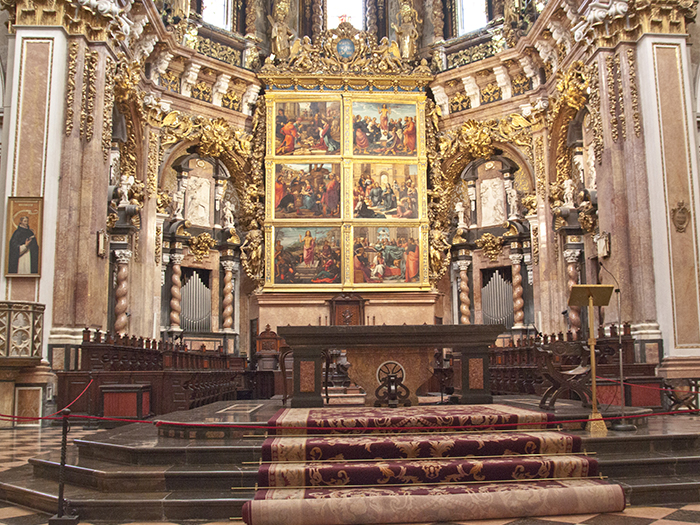 Ni el Arzobispado ni la Catedral de Valencia autorizaron la grabación de un videoclip musical en la Seo