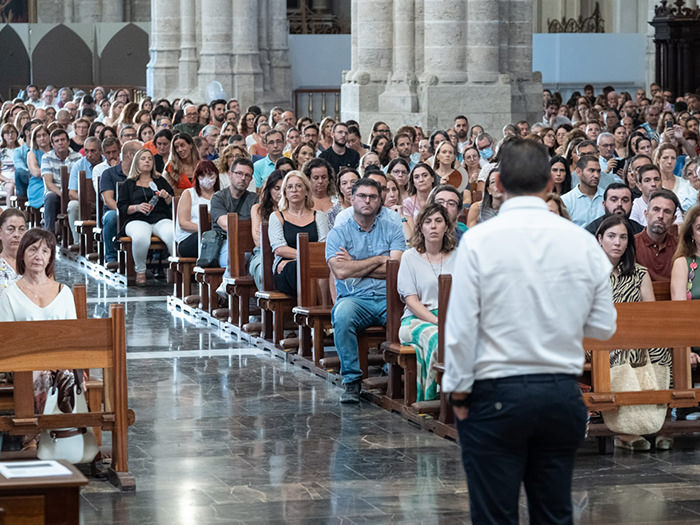 Más de mil profesores de colegios diocesanos participan este jueves en la Catedral en el encuentro de inicio de curso presidido por el Arzobispo