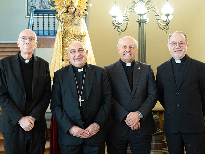 El Arzobispo de Valencia nombra canónigos de la Catedral a los sacerdotes Santiago Pons, Mariano Trenco y Jaime González