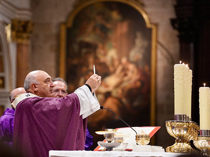 Mons. Benavent: “El Papa Francisco dio testimonio del amor de Dios, sin miedo a lo que puedan pensar los poderosos”