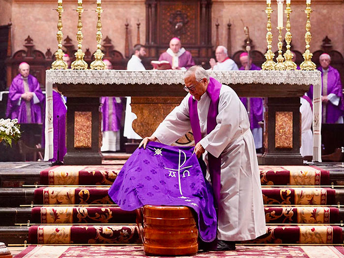 La Catedral acoge el funeral por el obispo auxiliar emérito Esteban Escudero
