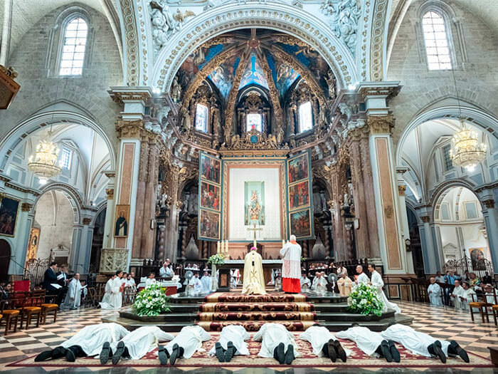 La Catedral acoge este sábado la ordenación de ocho nuevos sacerdotes para la Iglesia, presidida por el Arzobispo