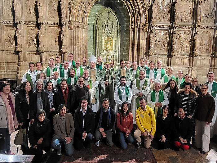 El arzobispo clausura el XL Encuentro de Pastoral Universitaria con una misa en la Capilla del Santo Cáliz