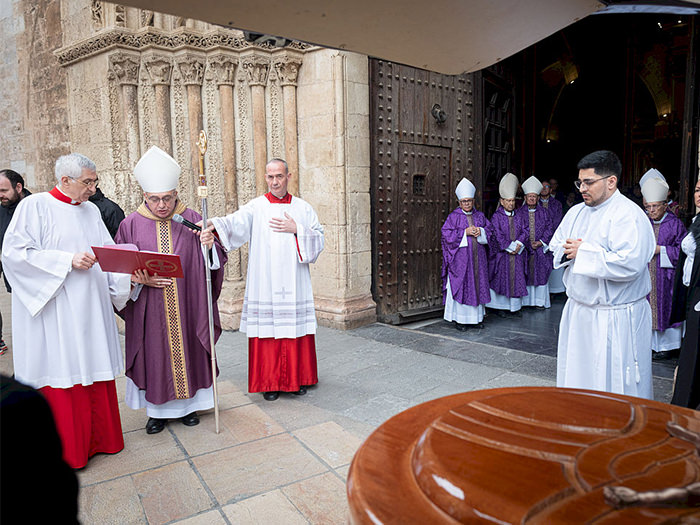 La Catedral acoge la misa exequial por el sacerdote José Soler, fallecido a los 96 años de edad