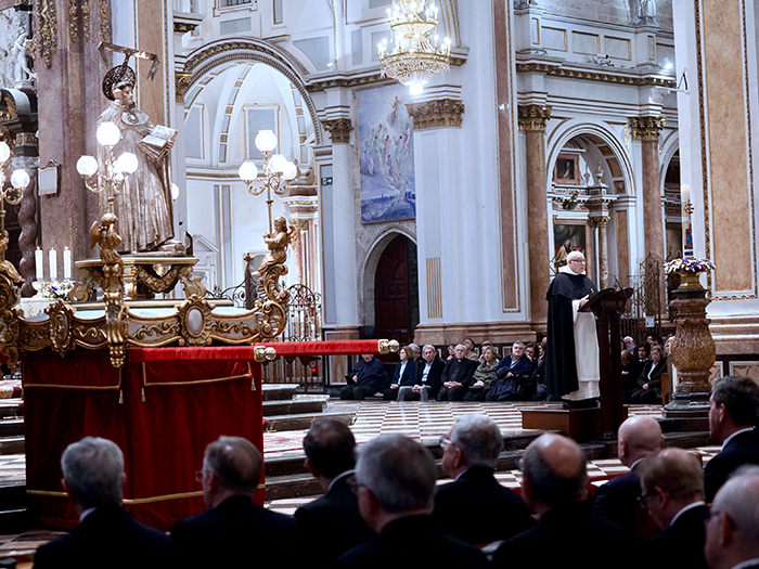 “Com Sant Vicent afrontem un canvi d’època d’autoenaltiment de l’home per a autorecrear-se a imatge i semblança seua, que es diu IA”