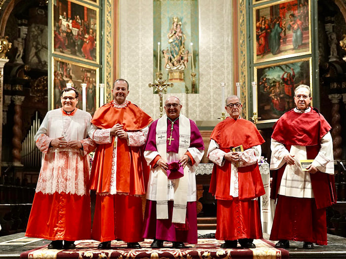 La Catedral de Valencia acoge la toma de posesión de los nuevos canónigos de la Seo